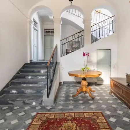 Villa Massa - Dimora Storica Con 12 Camere, Accoglie 30 Persone Calice Ligure