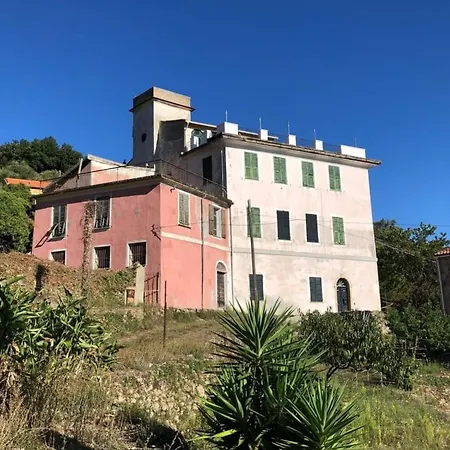 Massa - Dimora Storica Con 12 Camere, Accoglie 30 Persone