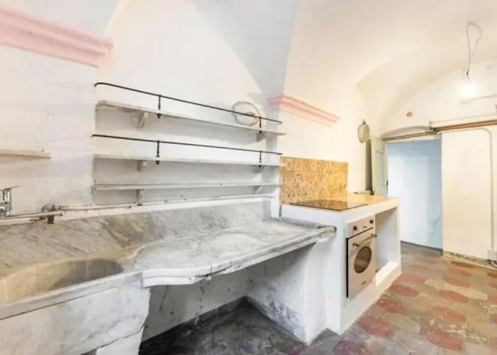 Villa Massa - Dimora Storica Con 12 Camere, Accoglie 30 Persone *