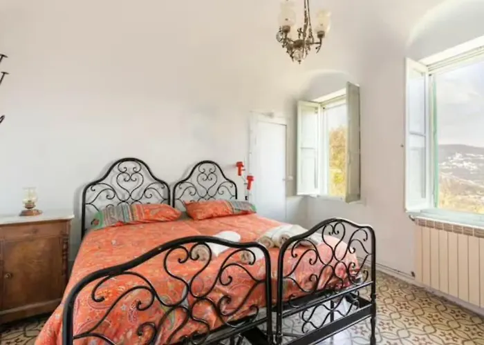 Massa - Dimora Storica Con 12 Camere, Accoglie 30 Persone Villa Calice Ligure